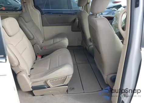 2010 Chrysler Town & Country Touring from USA, damaged, VIN 2A4RR5D13AR115593